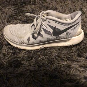 Woman’s Nike free run 5.0 shoes